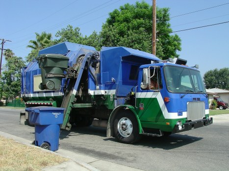 Pricing options for skip rentals
